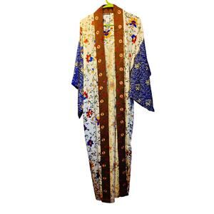 Cabernet embroidered kimono robe no belt size small